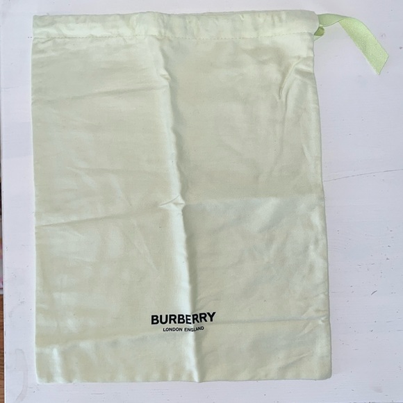 Burberry Handbags - BURBERRY DRAWSTRING DUST-COVER